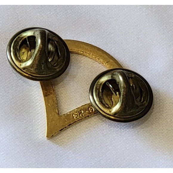 US Army Private First Class, E3 Rank Lapel Pin, Gold Tone, Set of 2 - Picture 3 of 3